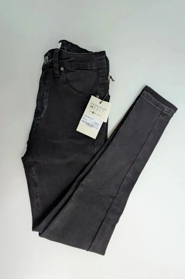 Jean skinny noir femme taille 36 neuf avec etiquette