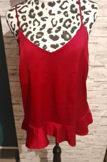 Top / débardeur de couleur bordeaux - Taille 40 - Marque Mango