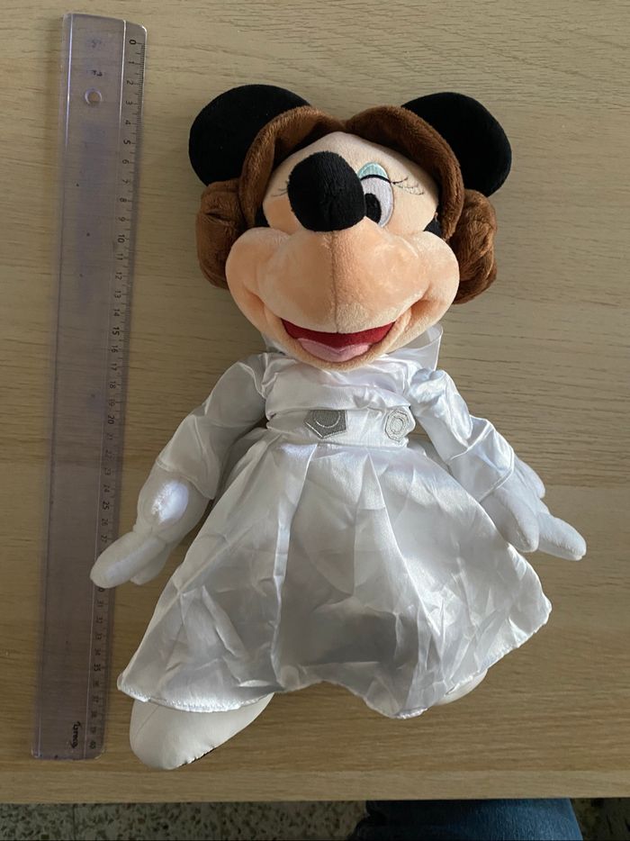 Peluche Disney disneyland Paris Minnie mouse star wars princesse Leia parks