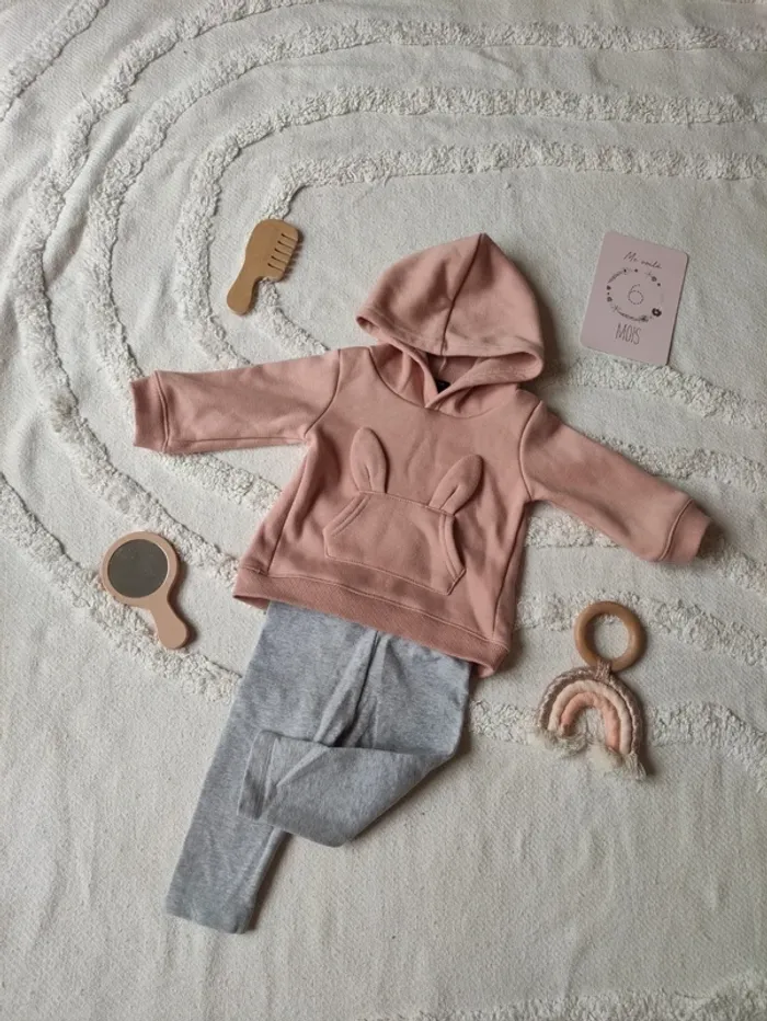 Ensemble fille 6 mois – Sweat Kiabi + legging H&M – Très bon état - photo numéro 2