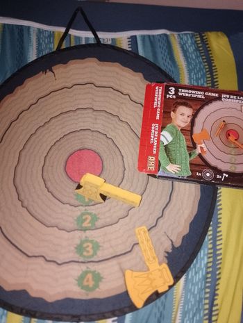 Jeu de lancer de hache ( fléchettes) TBE