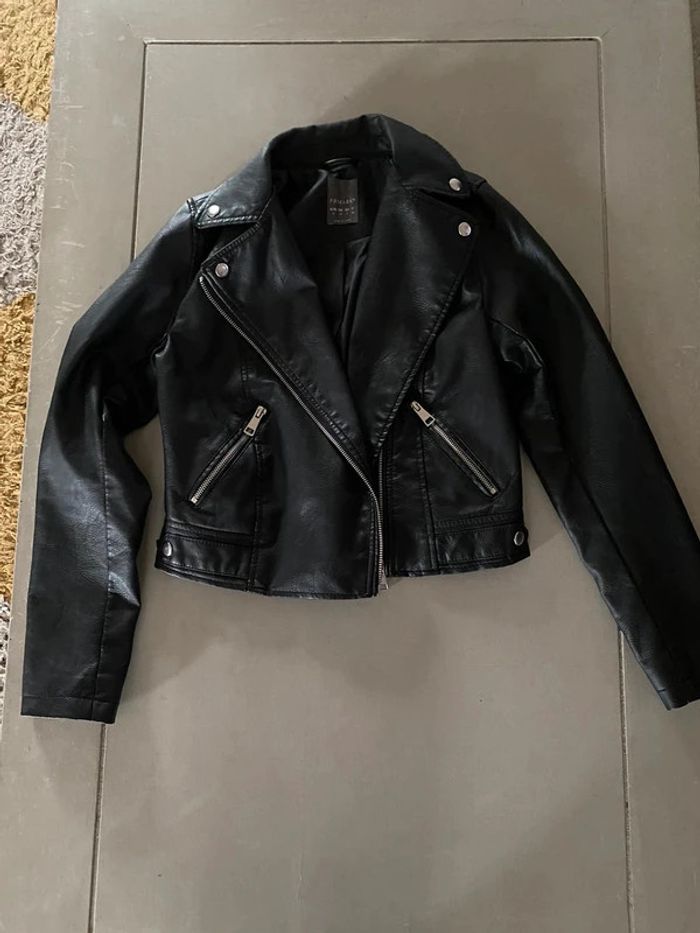 Perfecto noir en simili cuir Primark taille 32 - photo numéro 15