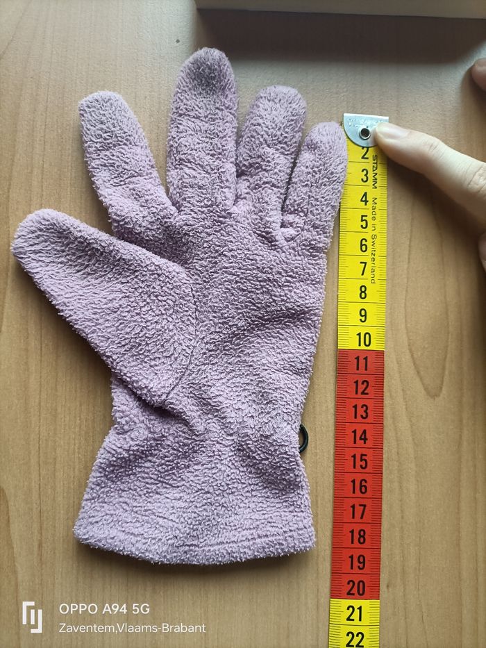 Lot de 2 bonnets rose et bleu et une paire de gants rose - photo numéro 10