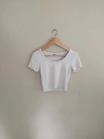 Tee shirt court