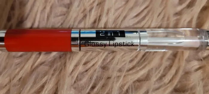 Glossy lipstick 2 en 1 - photo numéro 2