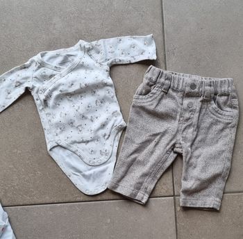 Ensemble body et pantalon neutre taille 50