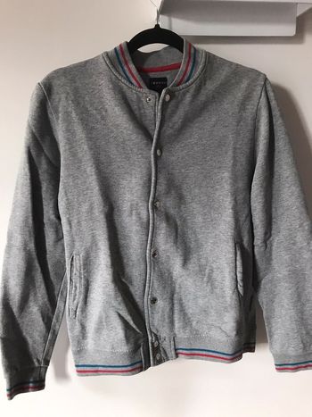 Très belle veste grise devred taille M à pressions