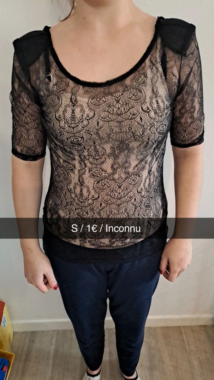 Haut noir transparent