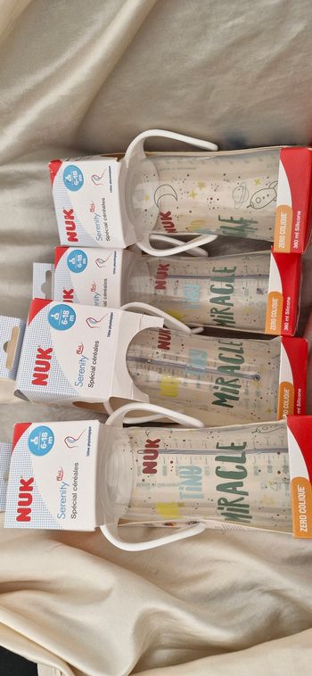 Lot de 4 biberons Nuk neufs