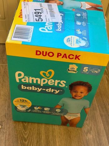Couches Pampers baby dry taille 5
