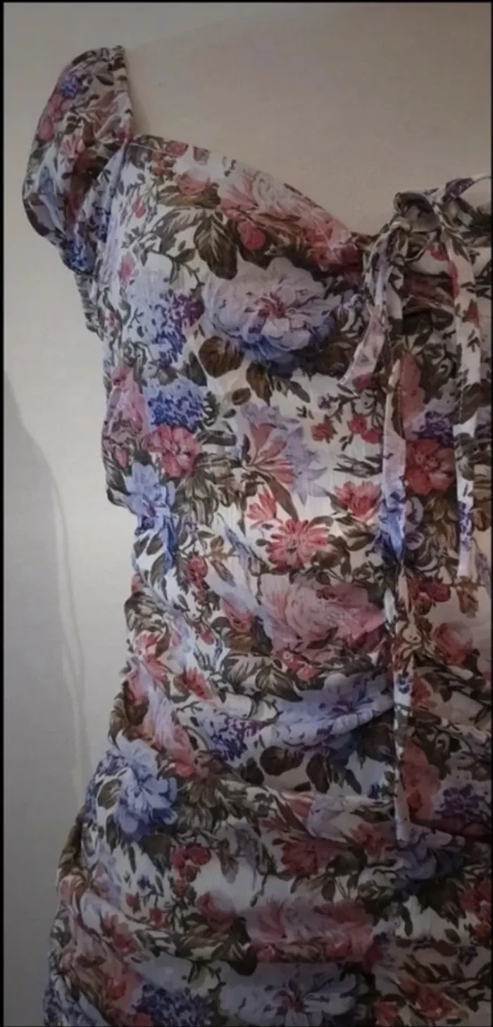 Robe plissé motif fleurs de chez shein taille 40 42ise