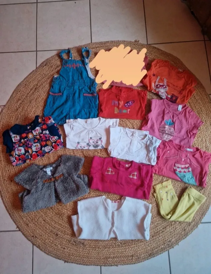 Lot de 12 vêtements fille tee short, pulls, gilets, robe, leeging 23 mois