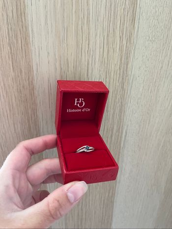 Bague en or blanc et Saphir