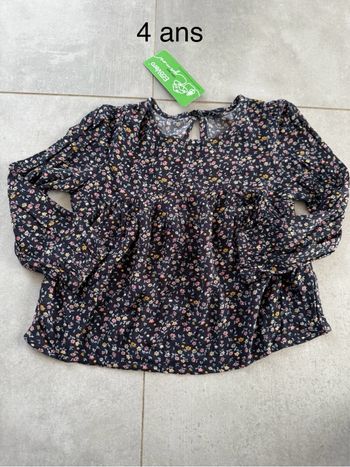 Blouse 4 ans Kiabi motif fleuri bleu marine