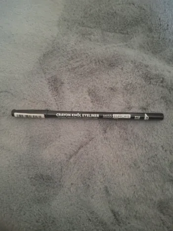 Crayon eyeliner