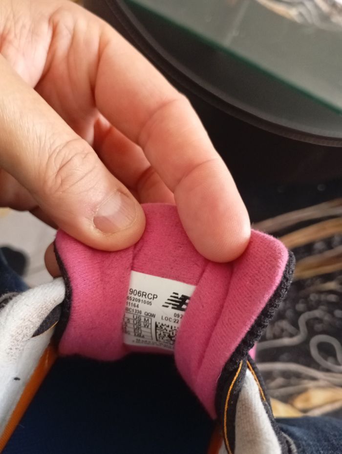 Baskets New Balance néon light en très bon état - photo numéro 3