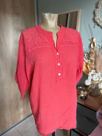 Jolie blouse femme ajourée