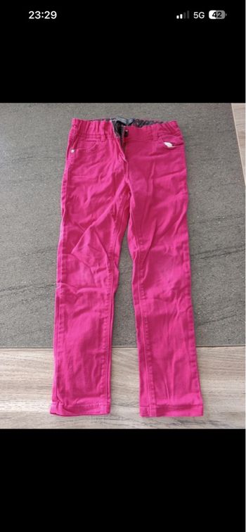 Vends lot de 2 jeans fille en très bon état 