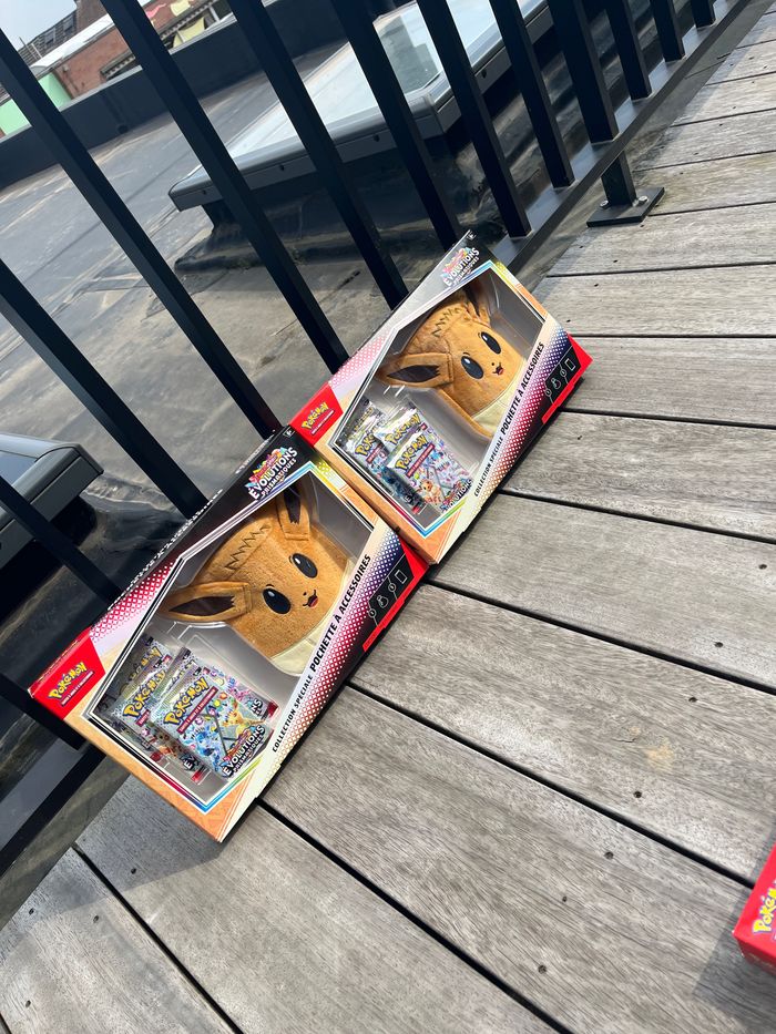 Lot de 2 coffrets Pokémon accessoire Evoli - Évolutions prismatiques