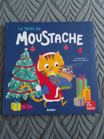 Livre le Noël de Moustache