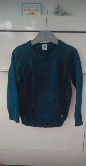 Pull garçon. Petit bateau 