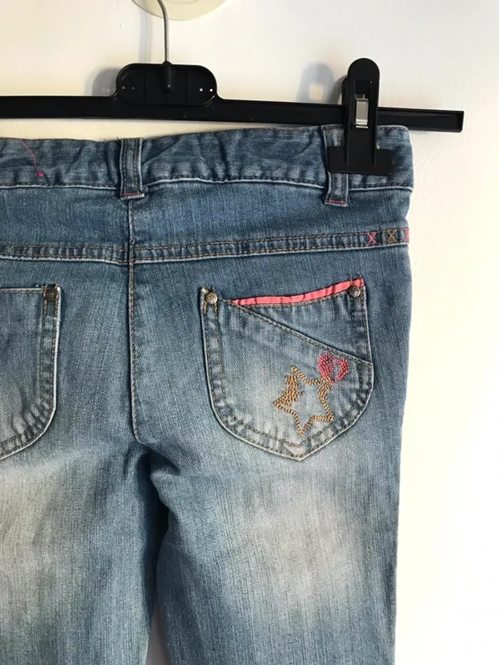 Jeans 8 ans à broderies étoilées - photo numéro 8
