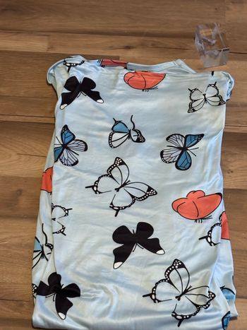 Je vend une chemise de nuit taille 2XL très bon état 