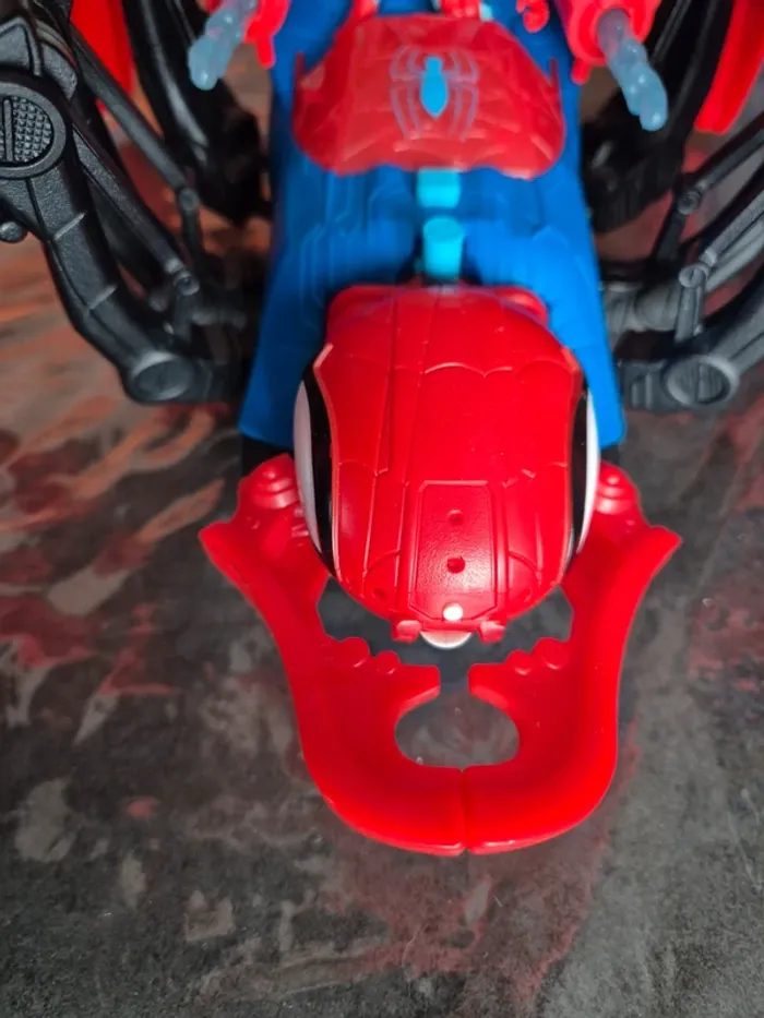 Voiture araignée Spiderman - photo numéro 10