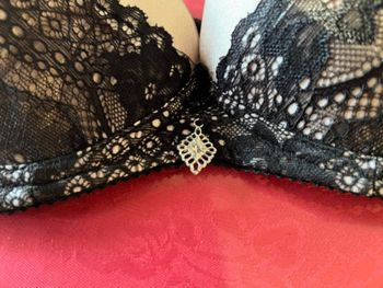 Ensemble lingerie Soutien gorge ampliforme 85C et sa culotte taille 42 neuf