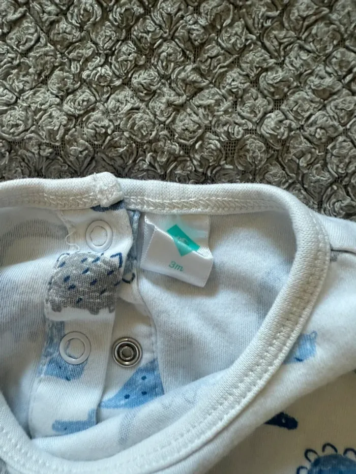 Pyjama, une pièce léger, motif dinosaures tex (3 mois) - photo numéro 3