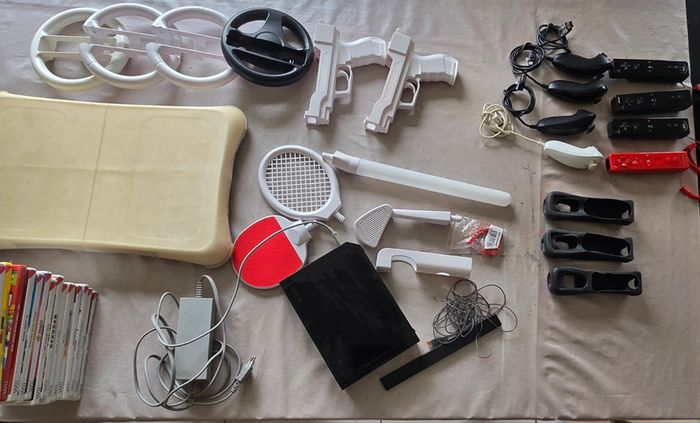 Console wii, 4 manettes, accessoires