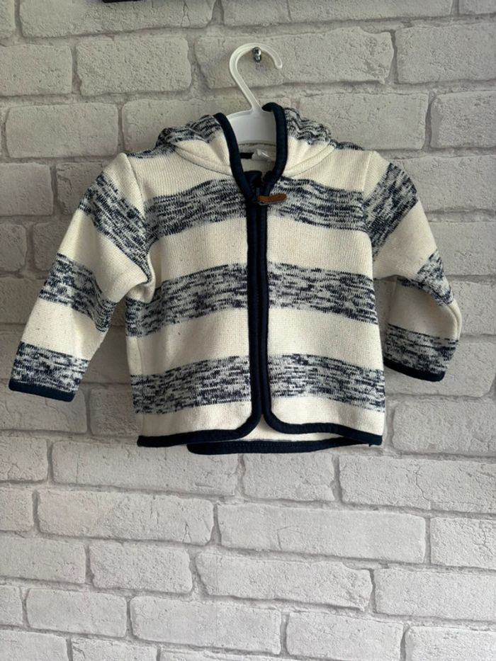 Veste avec capuche H&M taille 2 - 4 moi