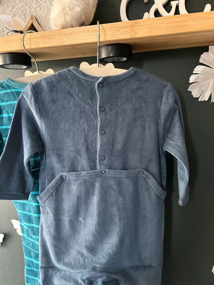 2 pyjamas 12 mois en velour - photo numéro 6