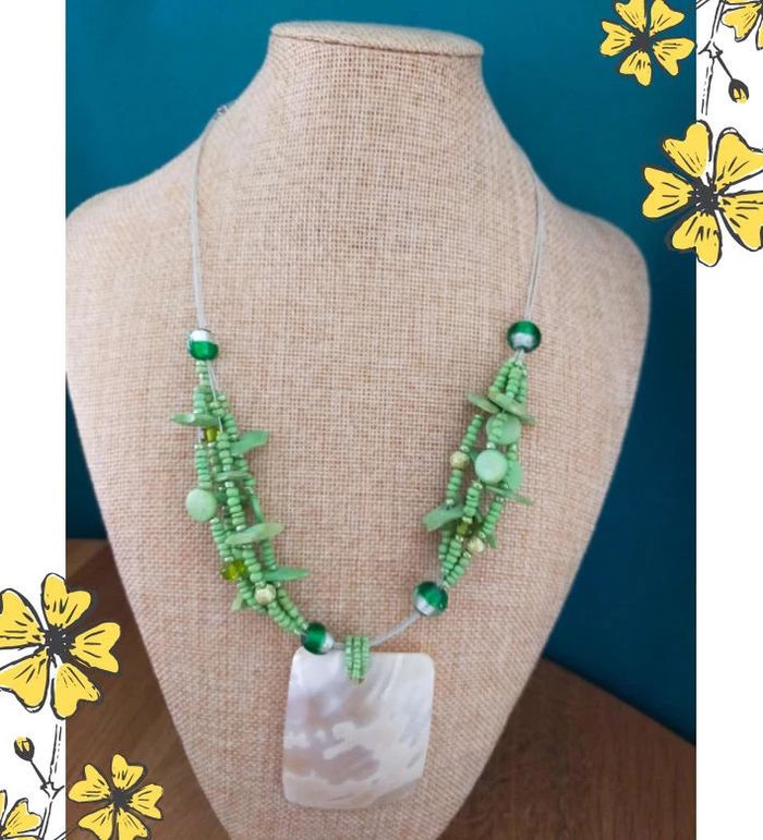 Collier perles vertes et pendentif nacré – Fait main - photo numéro 10
