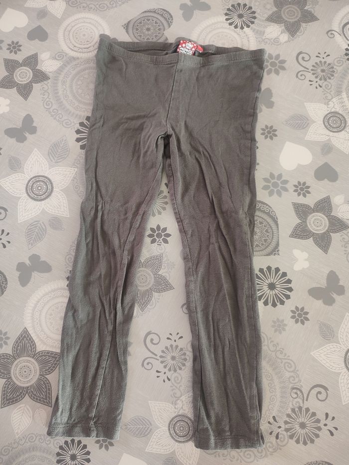 Lot de 4 pantalons et 1 leeging - photo numéro 10