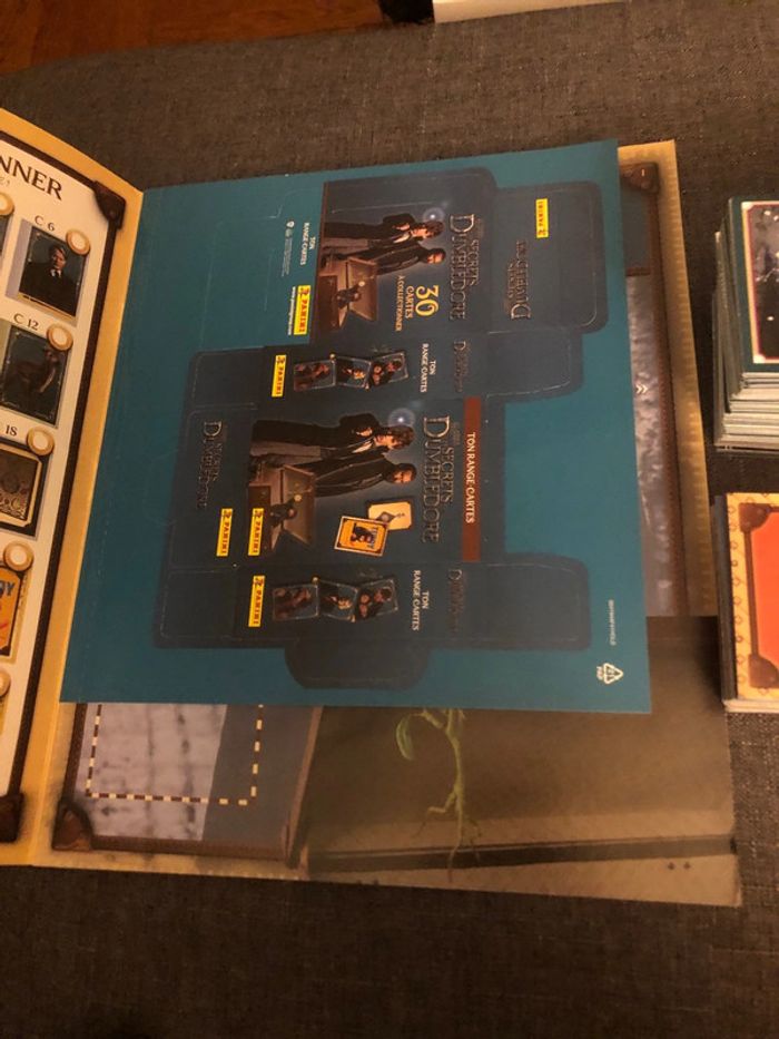 Album panini les secrets de dumbledore + gros lot de stickers et cartes - photo numéro 2
