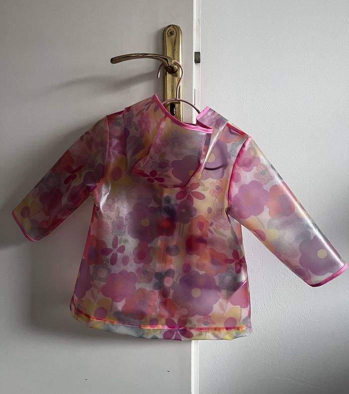 Ciré Imperméable transparent bébé fille motifs fleurs Taille 9-12mois Primark - photo numéro 2