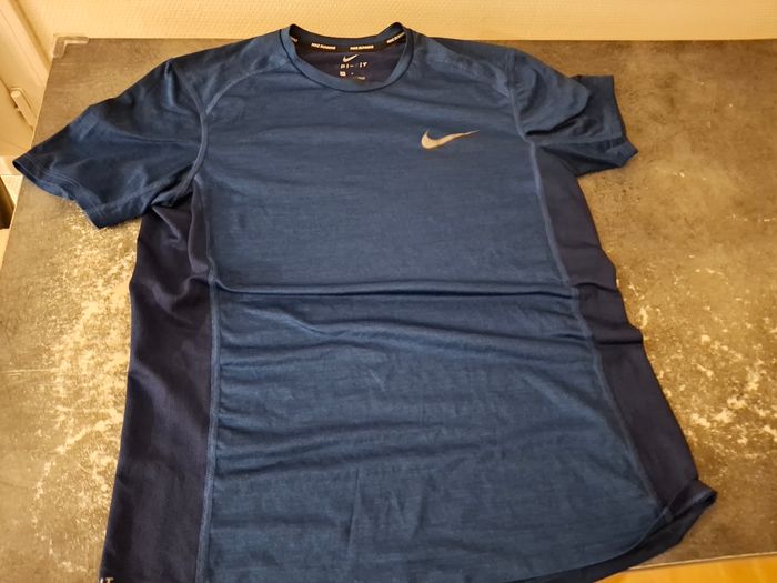 S T-shirt