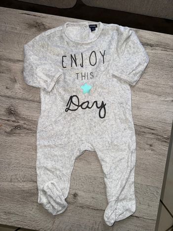 Pyjama kiabi 12 mois