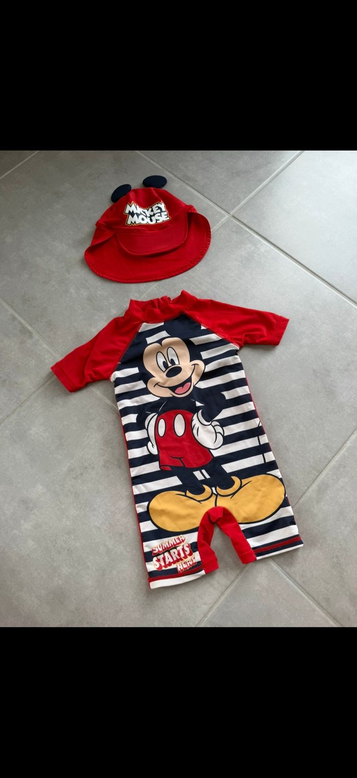 Combinaison de bain Mickey avec casquette