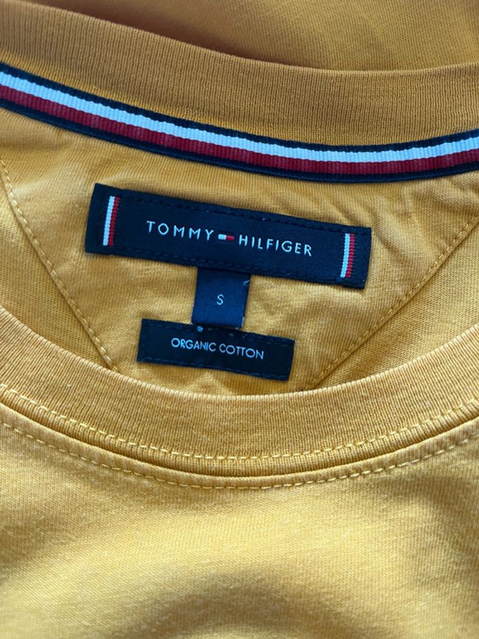 T-shirt Tommy Hilfiger homme – taille S – col rond moutarde – 100 % coton - photo numéro 3