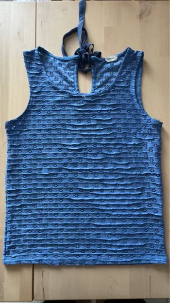 Joli débardeur bleu dentelé NafNaf 38