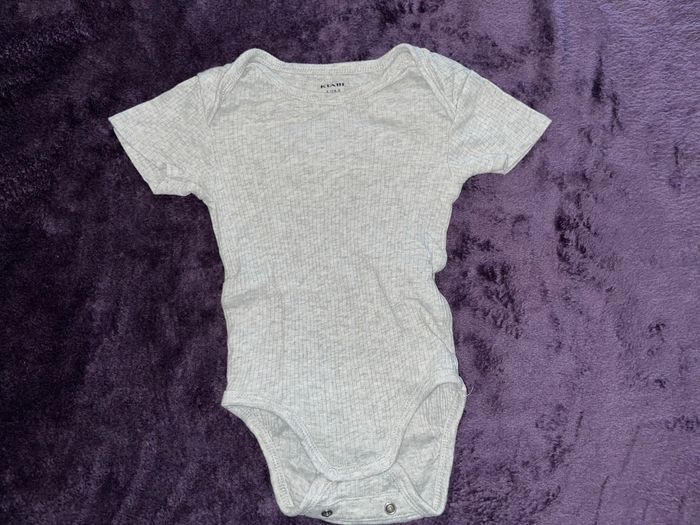 Lot de 3 bodies bébé garçon taille 12 mois - photo numéro 2