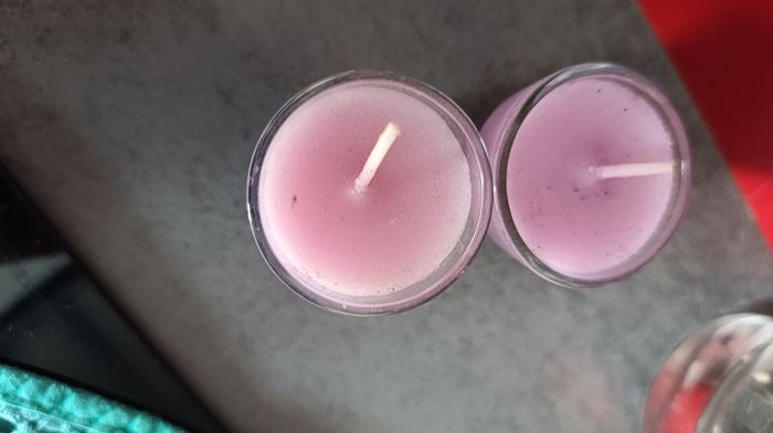 Lot de deux bougies violettes - photo numéro 5