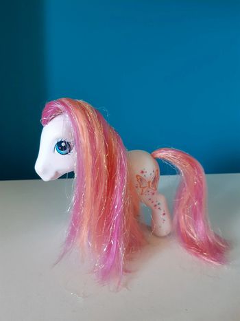 Petit Poney blanc 2005