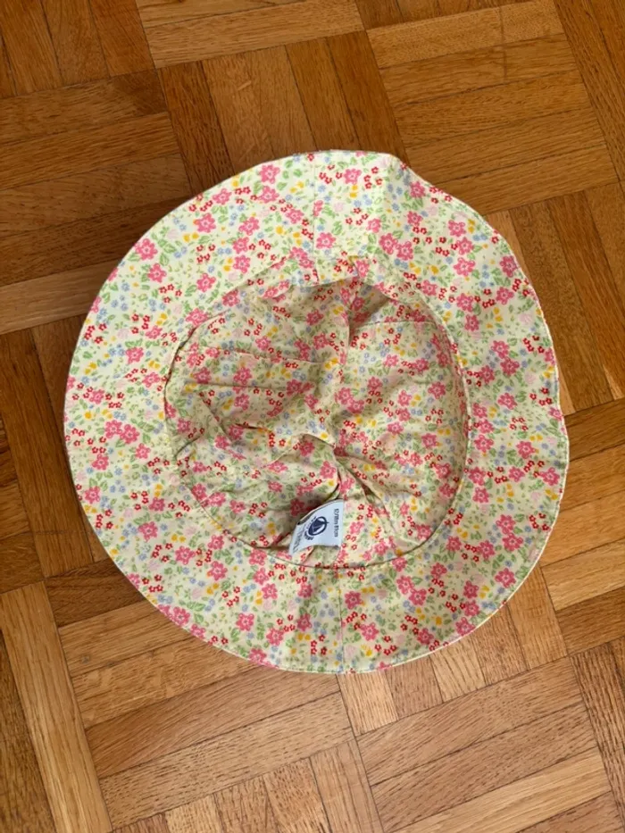 Chapeau Petit Bateau 12/18 mois parfait état - photo numéro 4