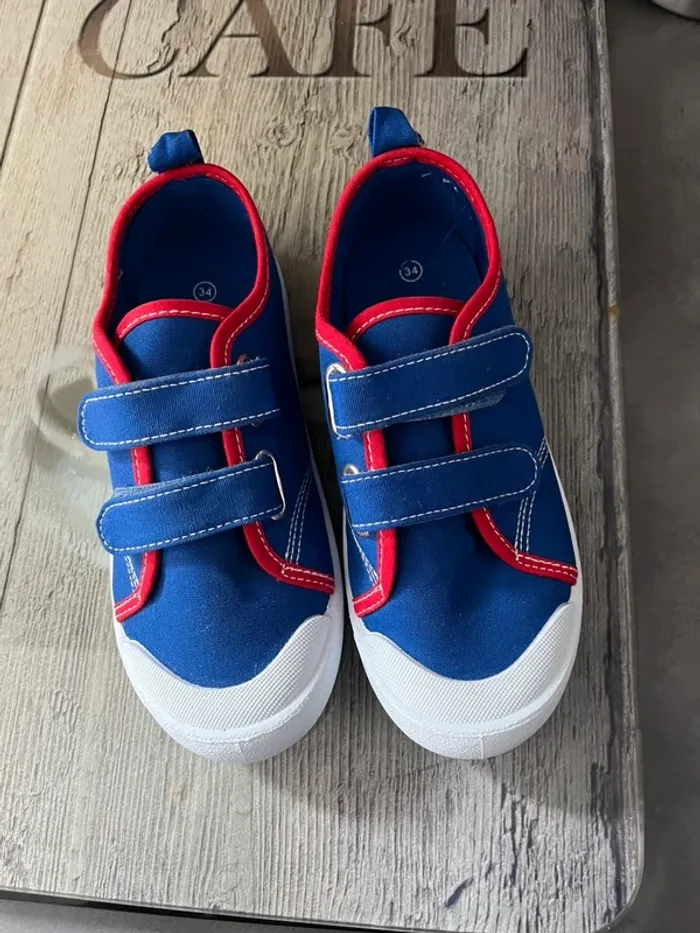 Chaussures neuves