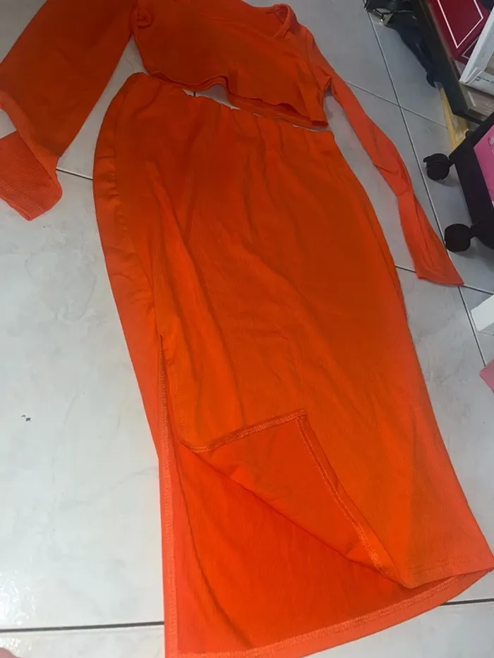 Ensemble orange - photo numéro 2