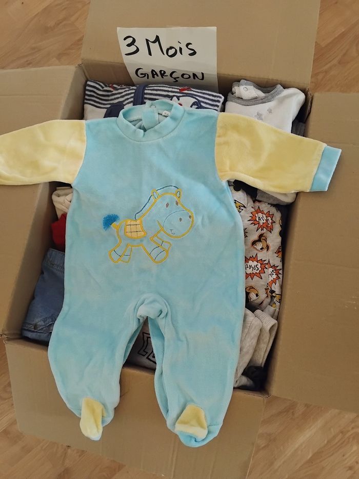 Gros carton vêtements garçon 3mois - photo numéro 8