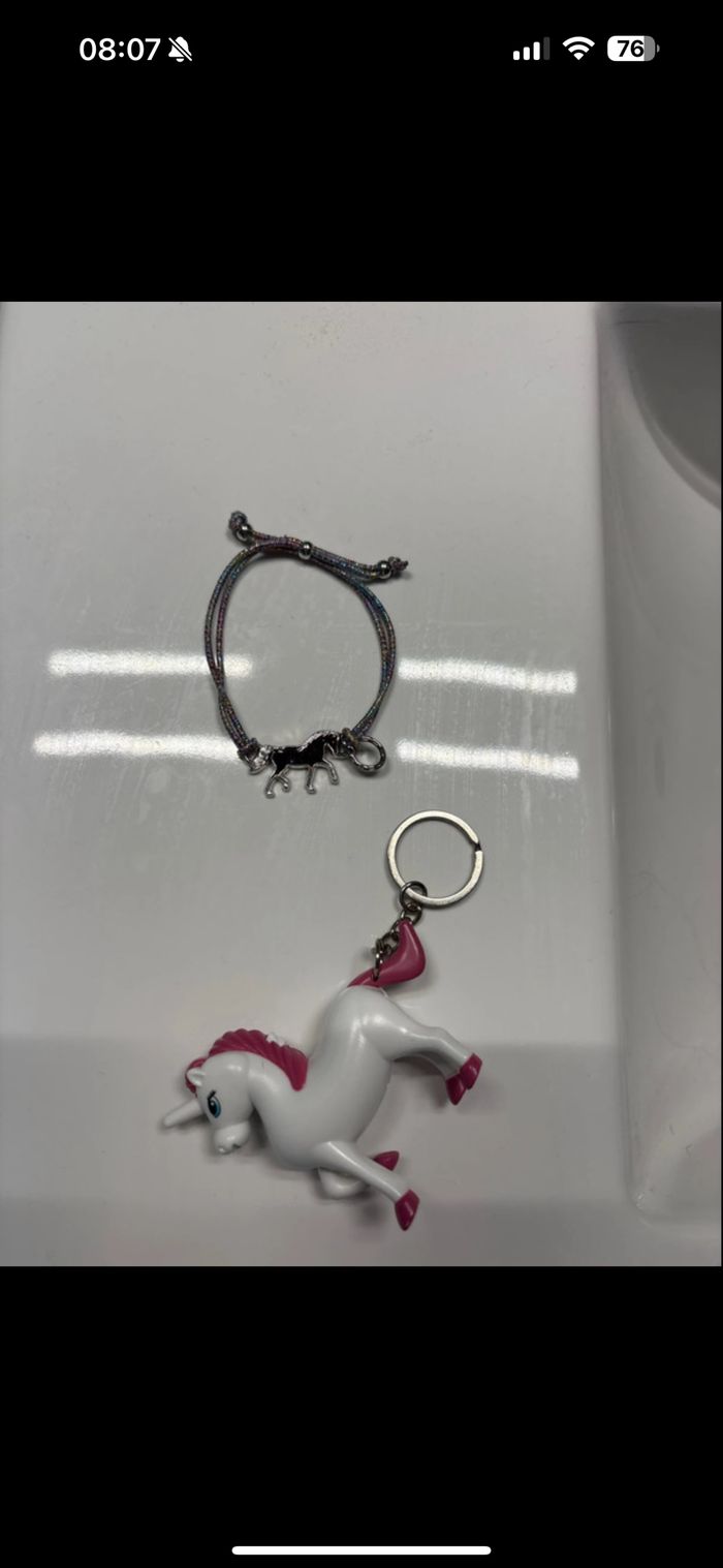 Lot bracelet et porte clé